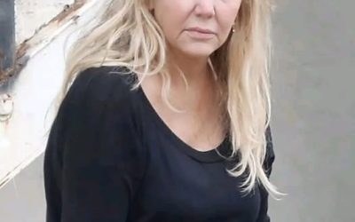 Trudno w to uwierzyć, ale w latach 90.wszyscy mężczyźni oszaleli na jej punkcie ; była uważana za jedną z najpiękniejszych kobiet na świecie. Dziś niewiele osób ją rozpoznaje. ¿ Czy wiesz, kim ona jest ? Poznasz ją od razu, gdy zobaczysz młodą ..